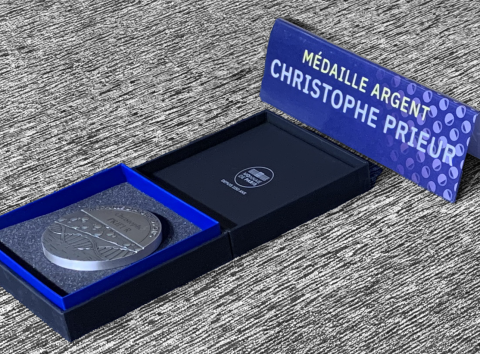 Médaille à la cérémonie de remise des médailles CNRS 2024