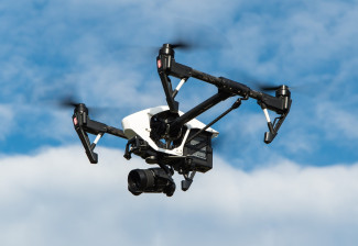 Visuel d'un drône dans les airs